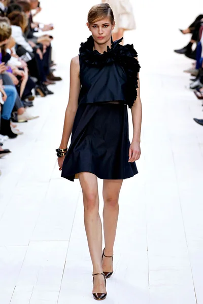Look 28